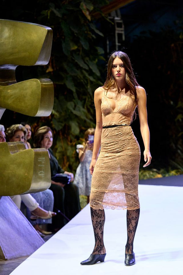 Vestido em renda - Helena