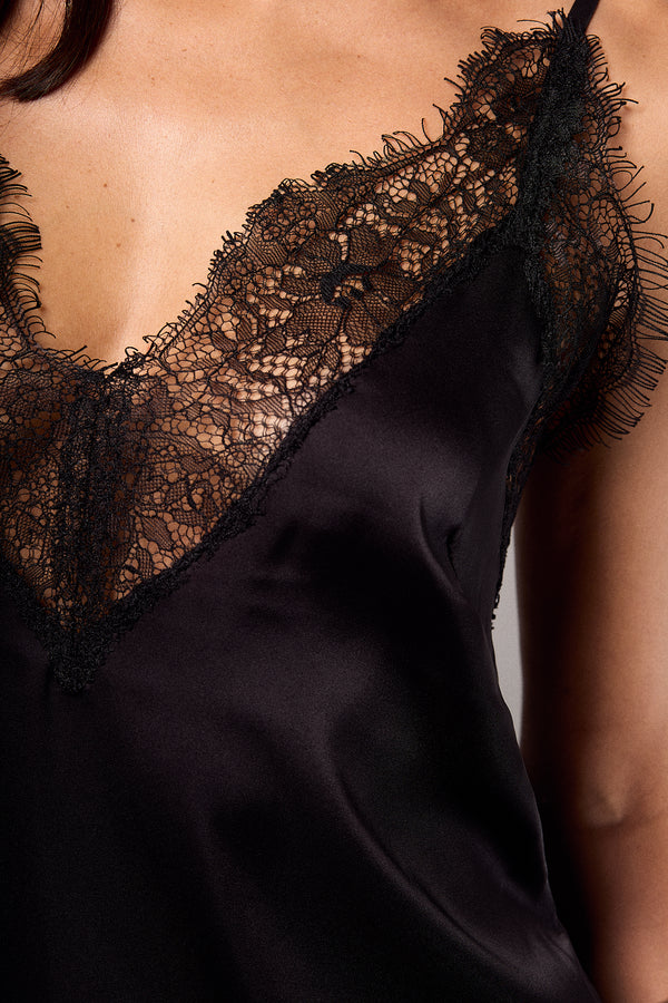 Vestido em cetim e renda - Mini